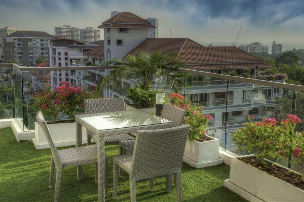 undefined C-View Boutique 9