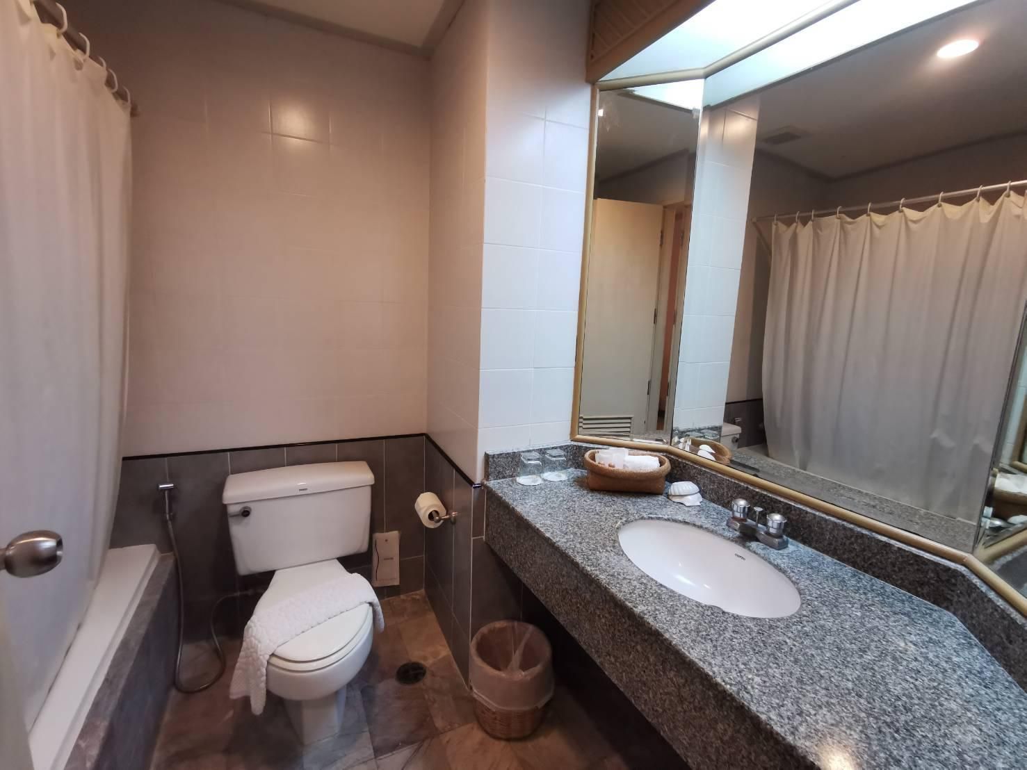 Khanom Golden Beach Hotel Superior Twin Room 2