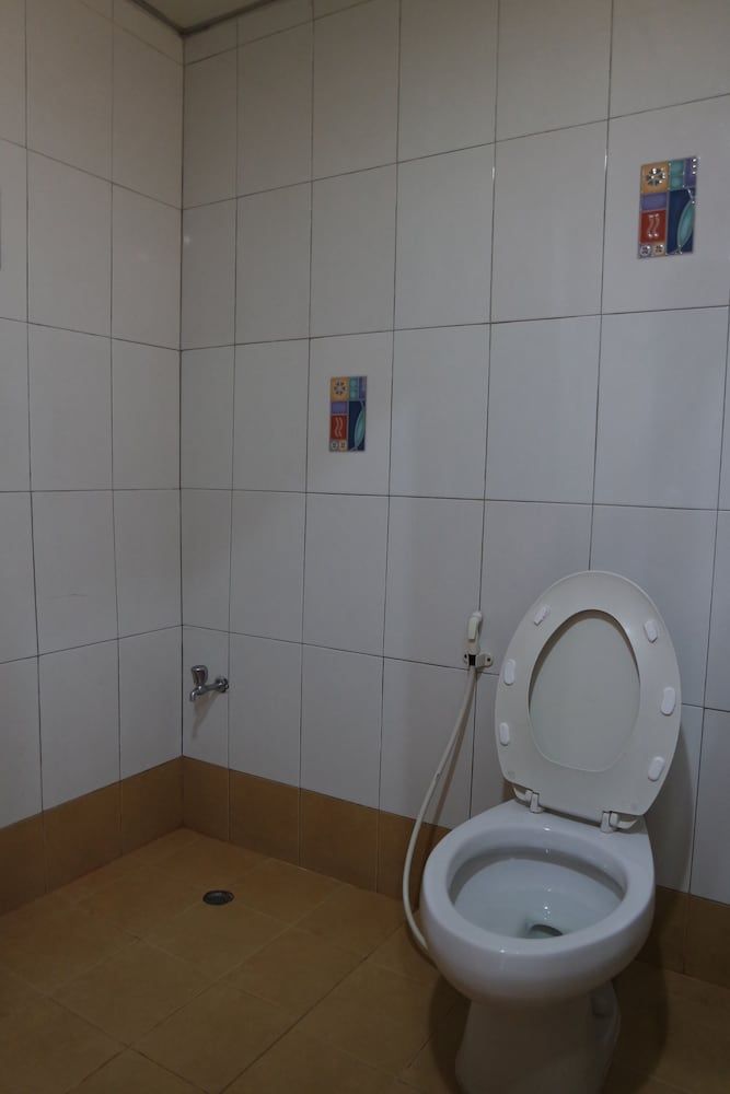 undefined Nikom Court 9