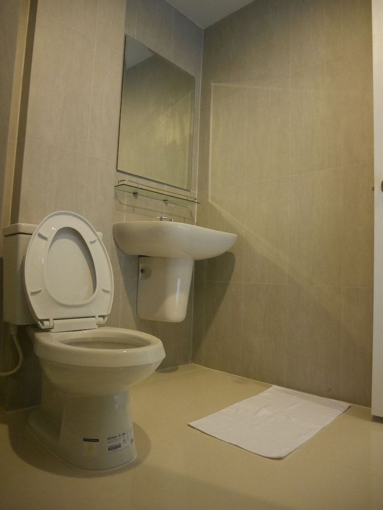 Green Garden Place Twin Room 4