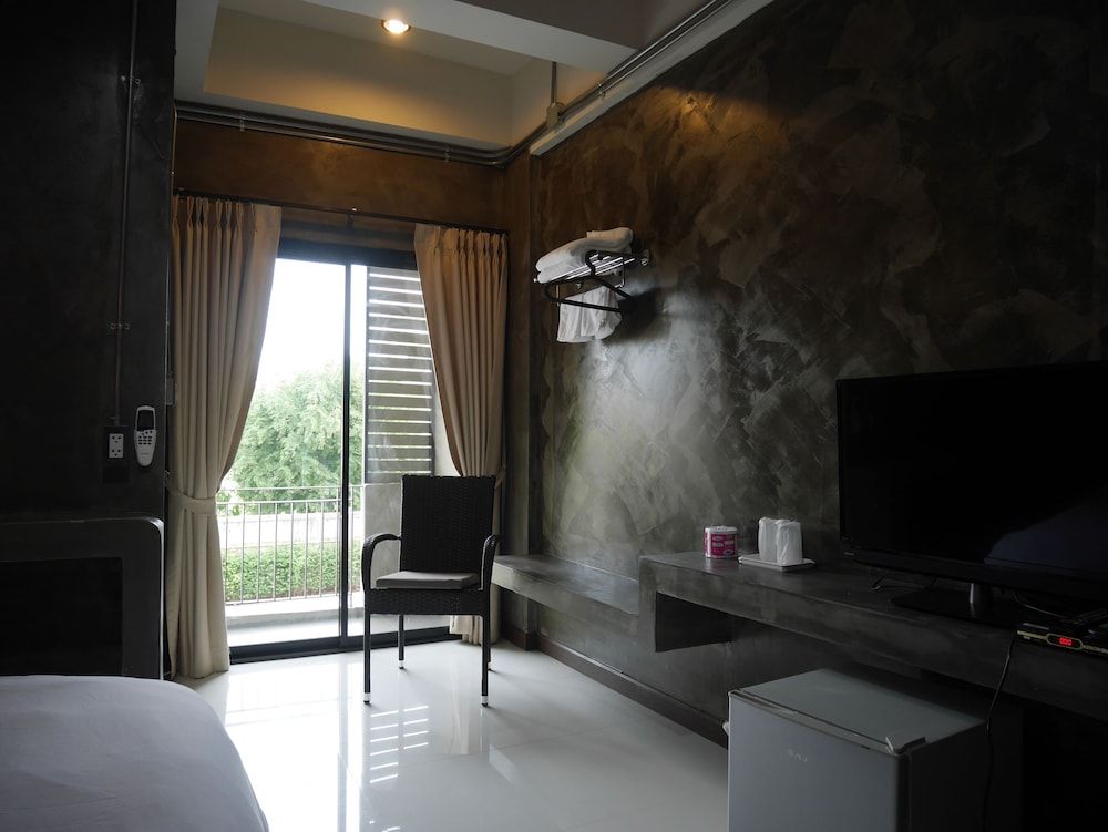 Green Garden Place Deluxe Double Room 4