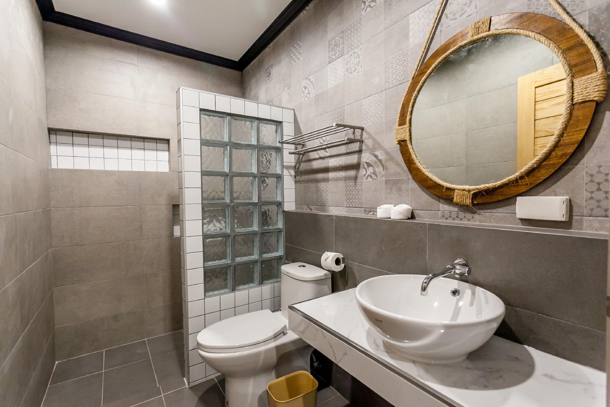 Superior Twin Room with No View