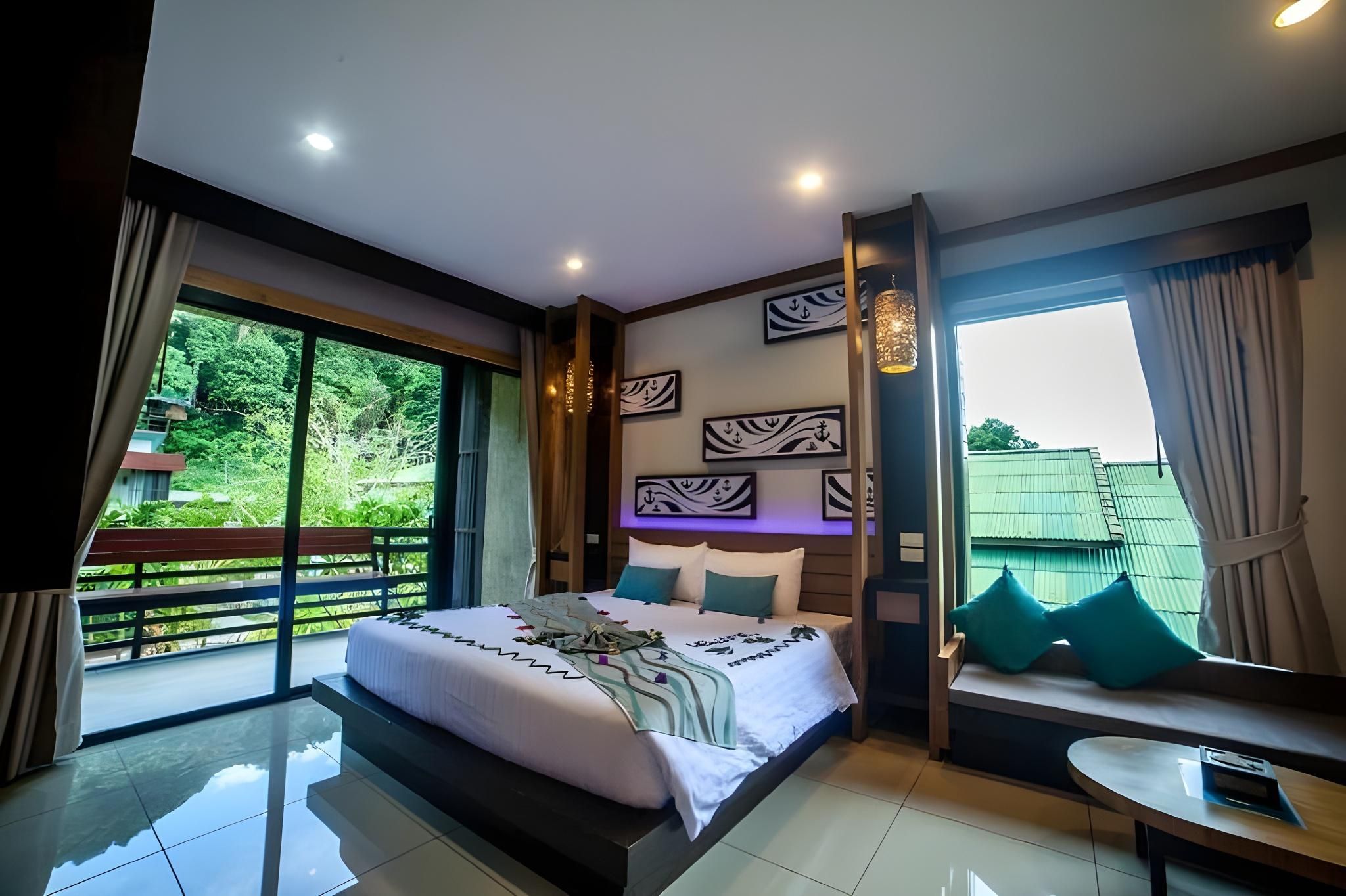 Superior Twin Room with No View