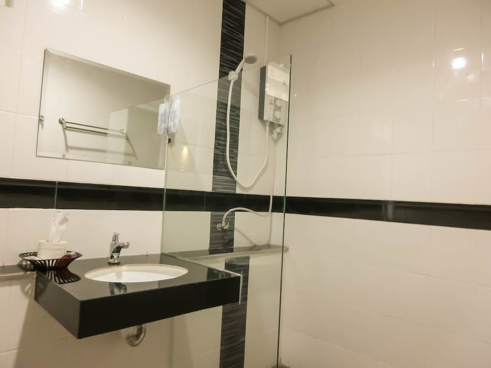 The Premium Residence Standard Twin Room 6