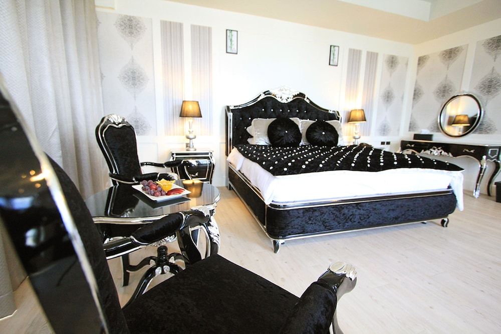 Alvarez Hotel Junior Suite 2