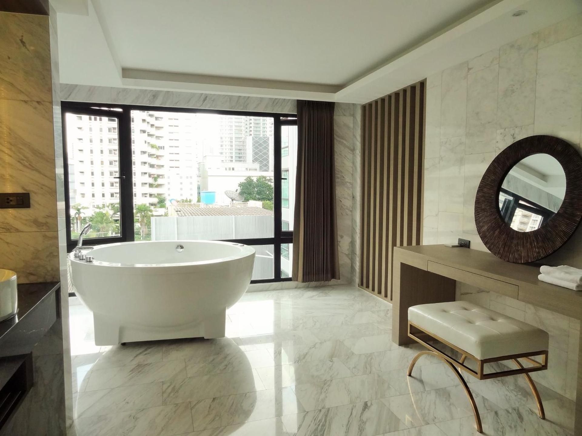 Jacuzzi Suite