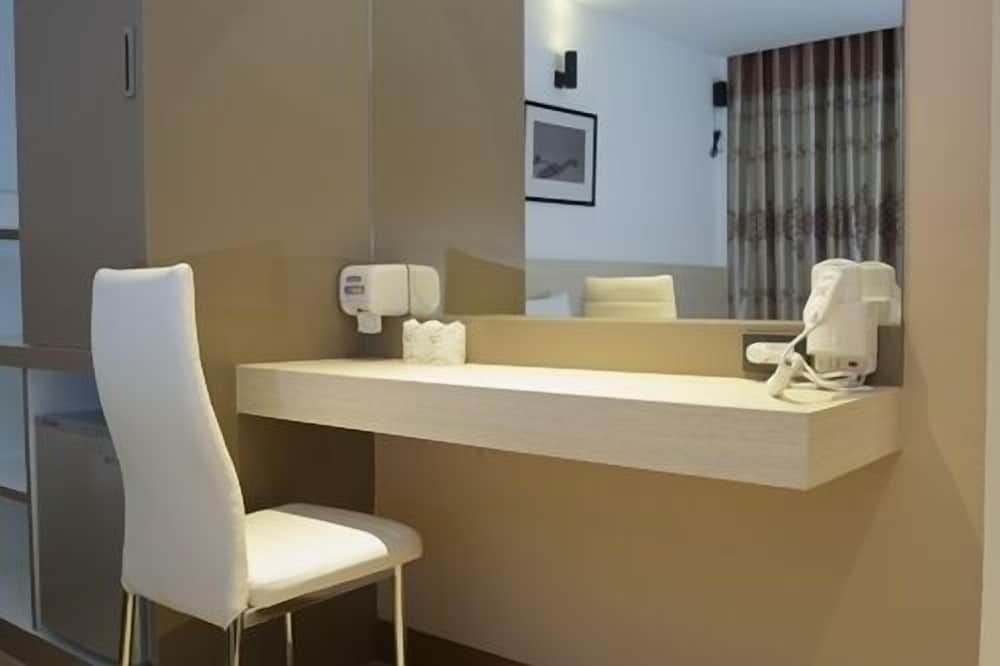 Siam Grand Hotel Superior Double Room 3