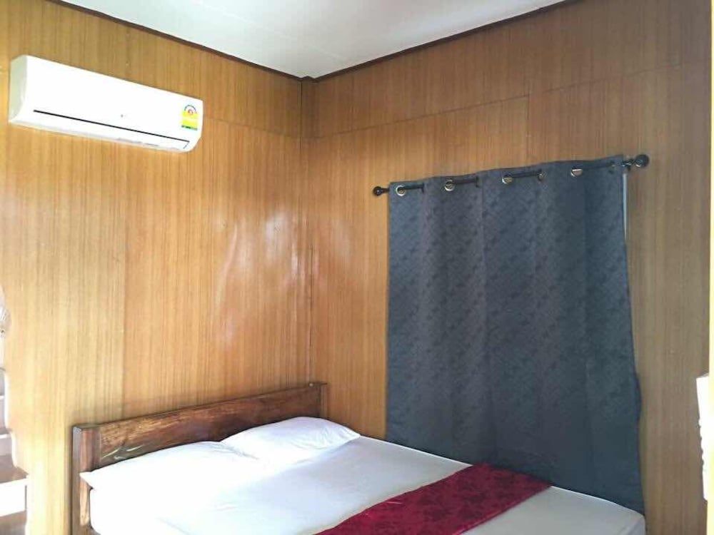 Ban Suan Kru Kob Standard Double Room 3