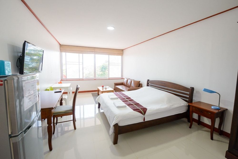 Baansuan Aokhai Beach Resort Superior King Room 2