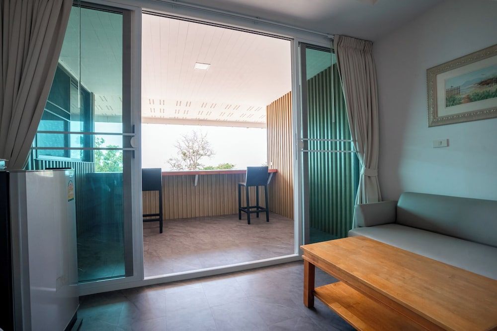 Baansuan Aokhai Beach Resort Superior 2Beds with Shower 4