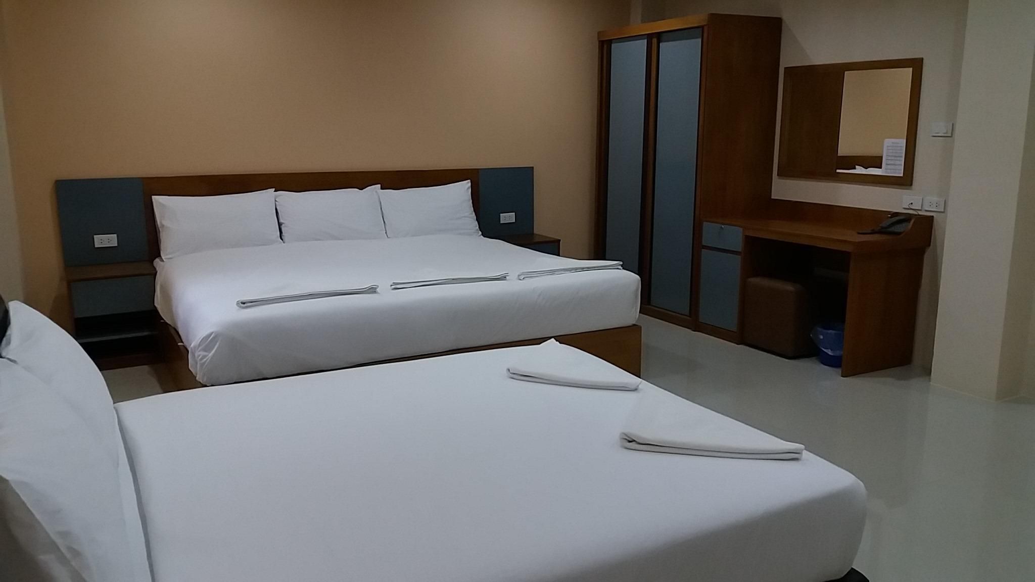 Regent Room Hotel Standard Family Room for 5 People 2