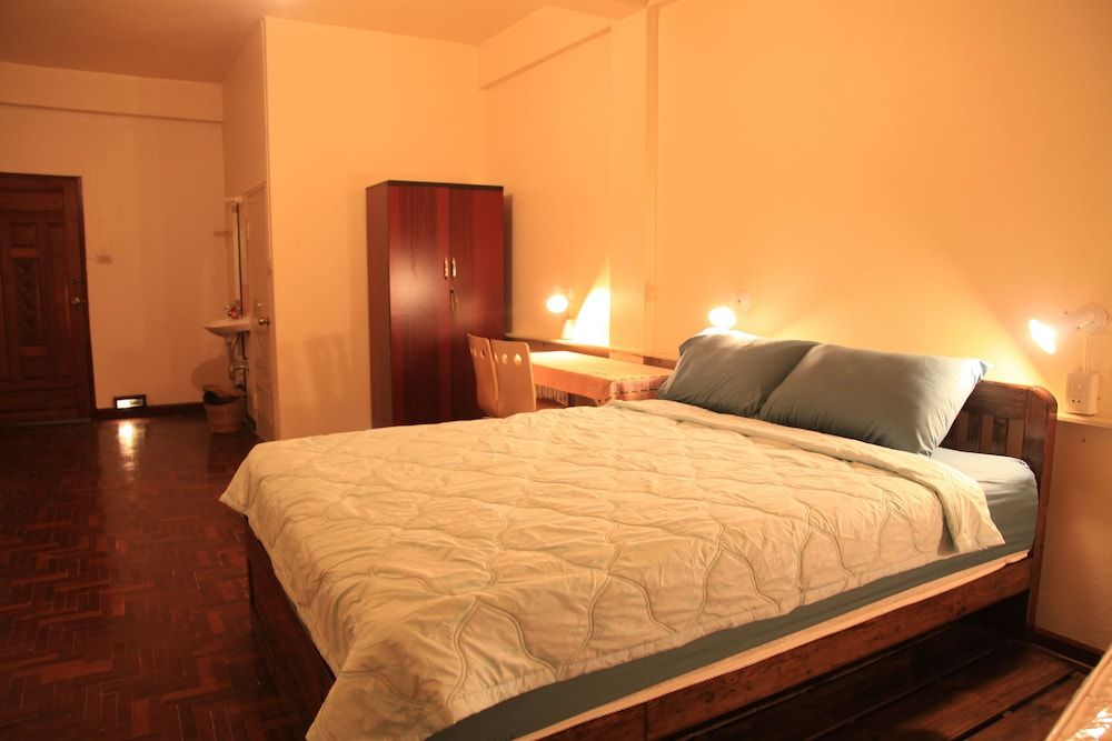 undefined INA House 9