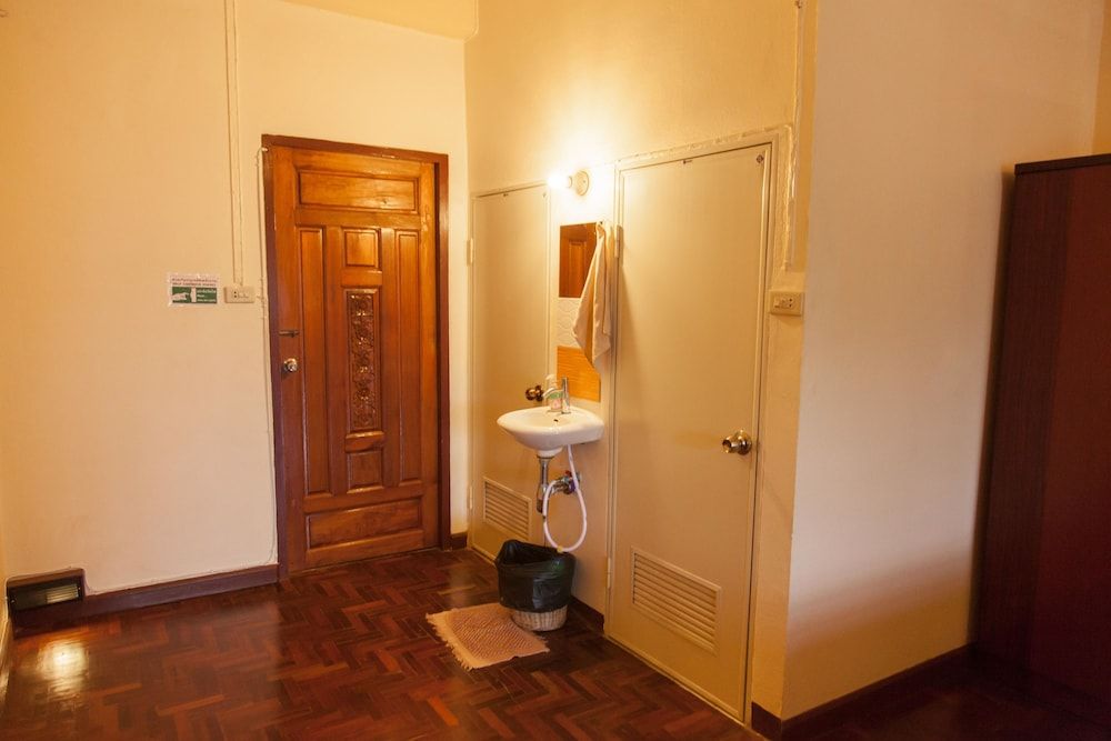 INA House Standard Room 7