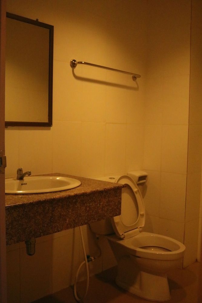 undefined Suksawad Hotel 8