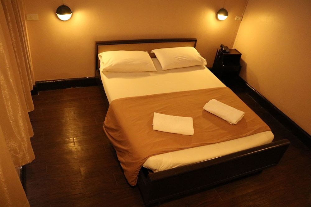 Suksawad Hotel Standard Double Bed