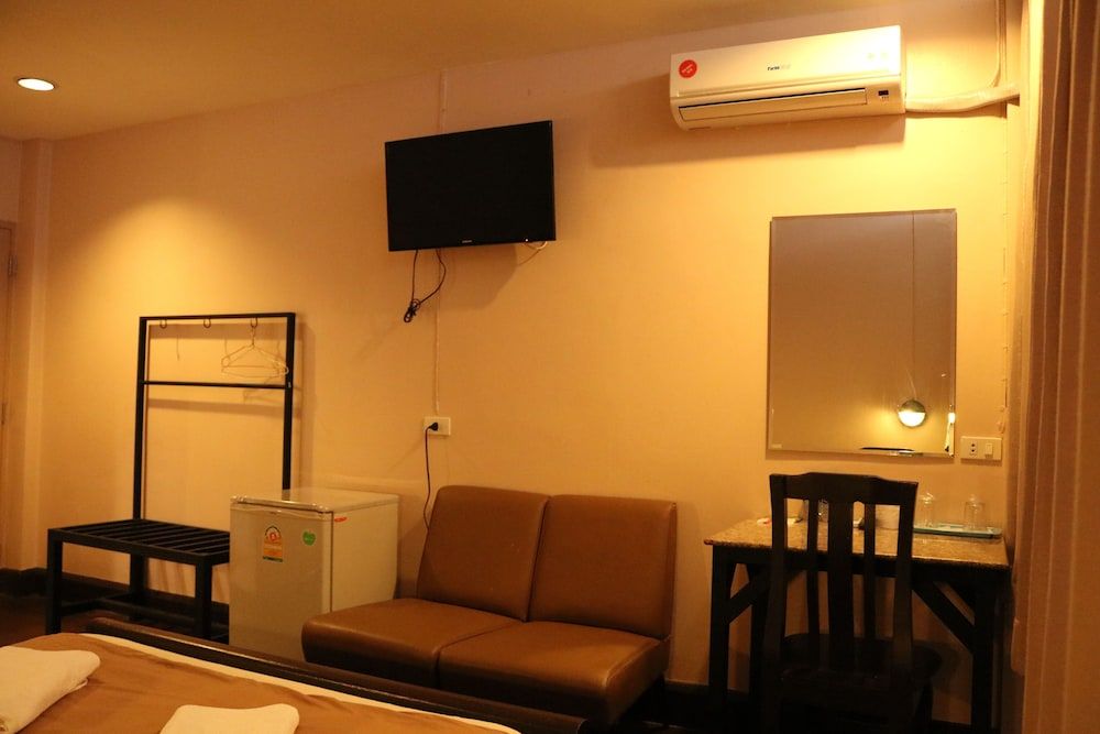 undefined Suksawad Hotel 10