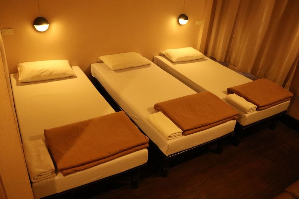 undefined Suksawad Hotel 6