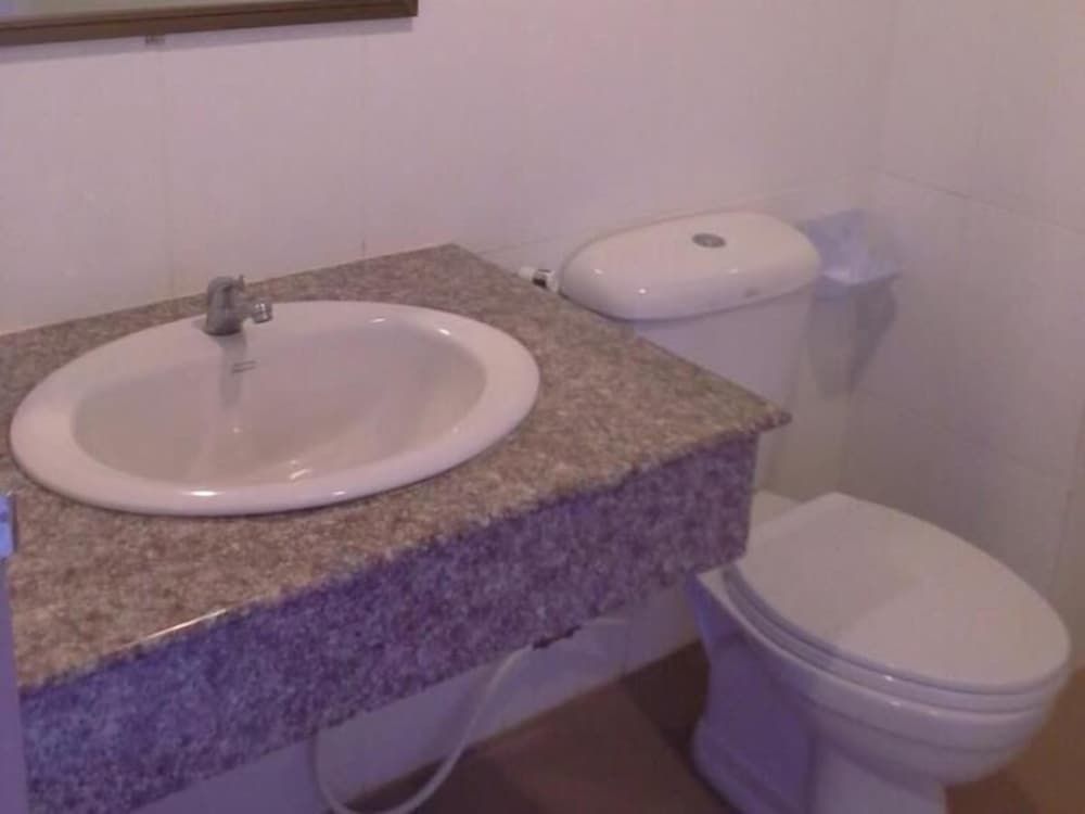 undefined Suksawad Hotel 9