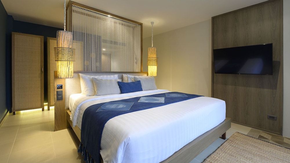 Deluxe King Suite