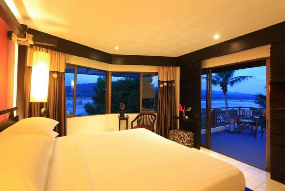 Deluxe King Balcony