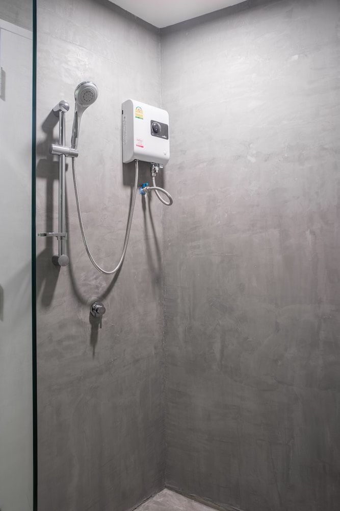 Nornyaowarat Hostel Standard Double Room with Private Bathroom 4