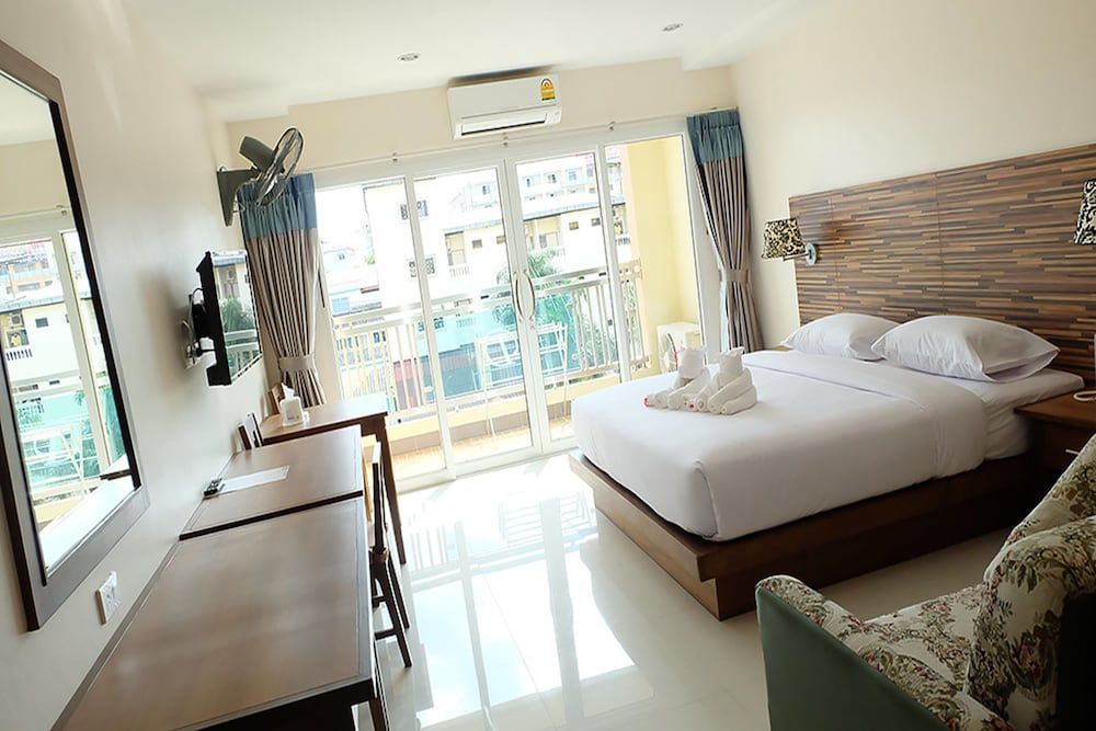 D Hotel Pattaya Standard Room 6