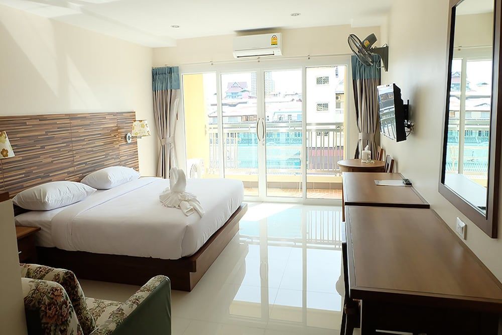 D Hotel Pattaya Standard Room 5