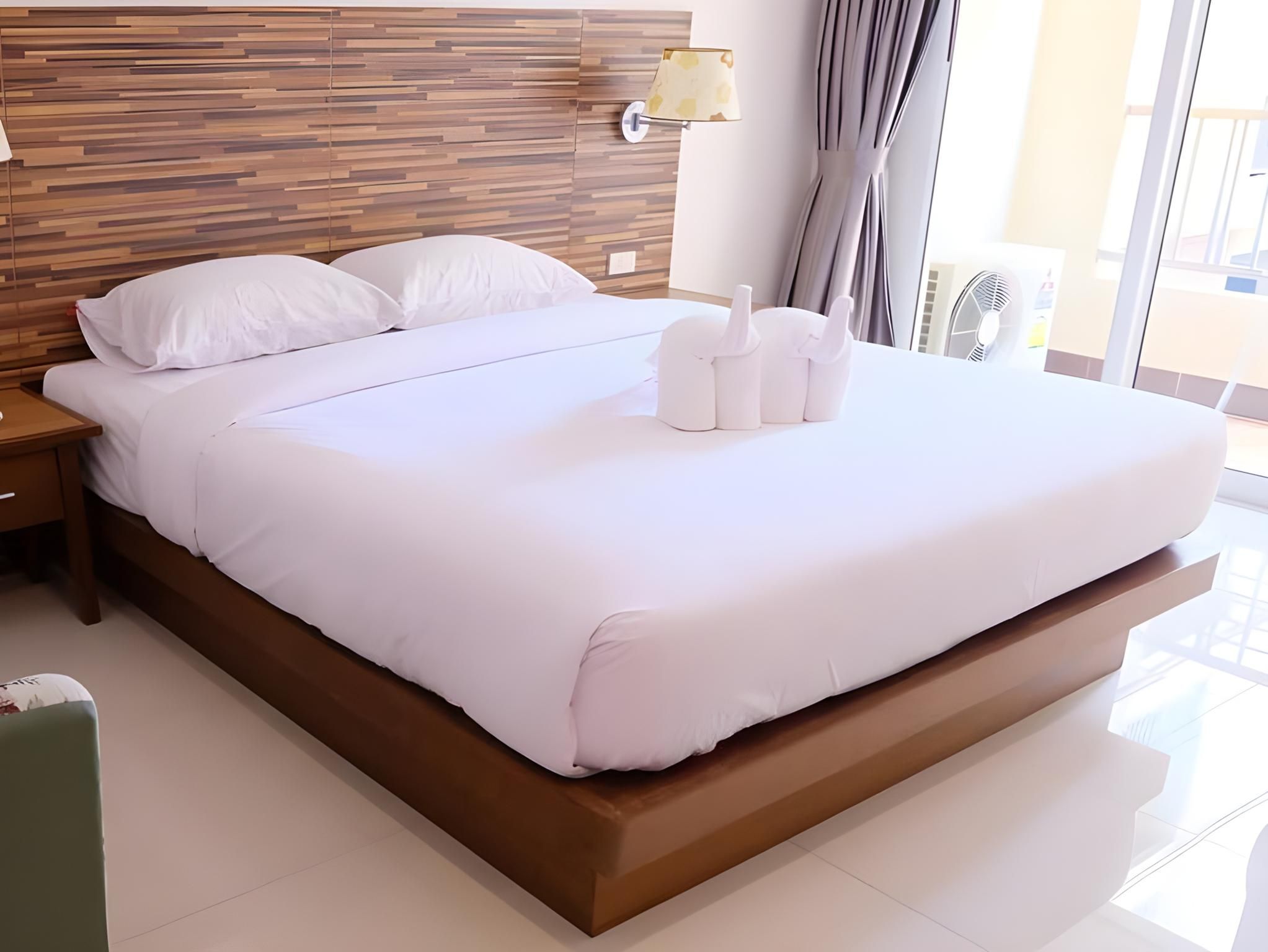 D Hotel Pattaya Standard Room 9