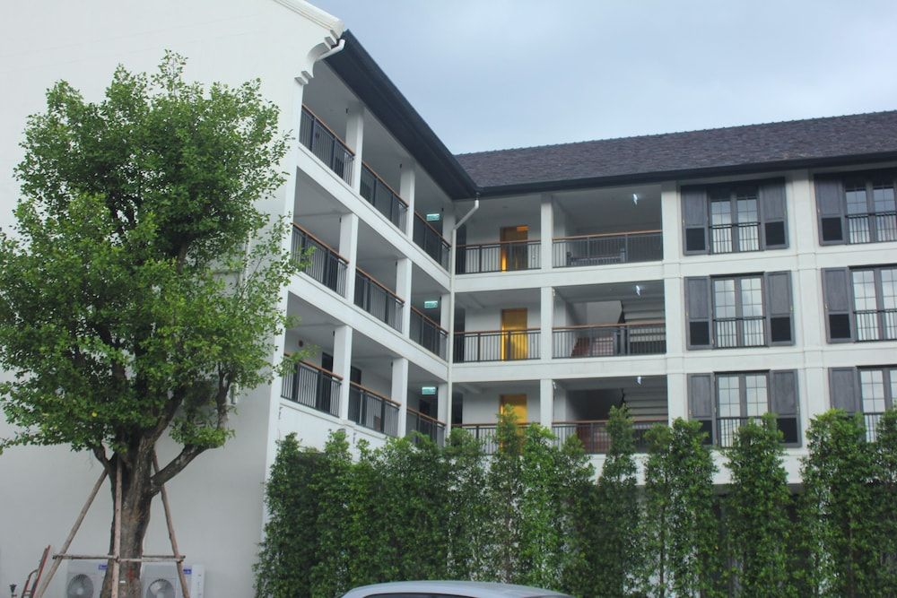 undefined Buri Siri Hotel 7