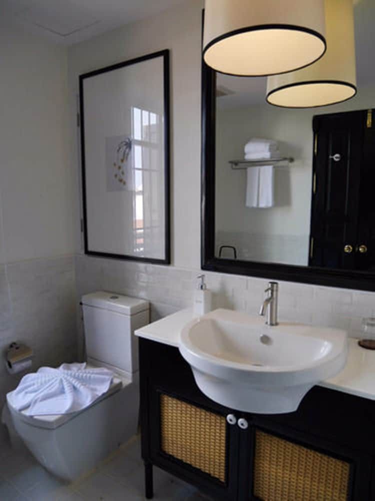 Buri Siri Hotel Superior Twin Room 4