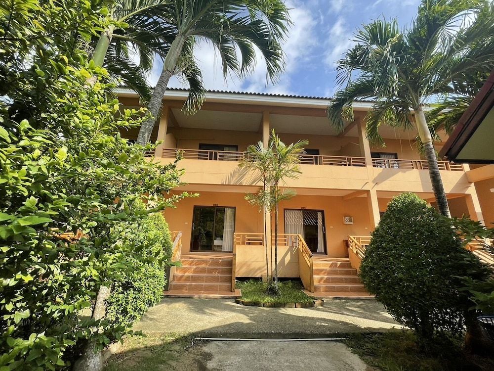 undefined Kaibae Hut Resort