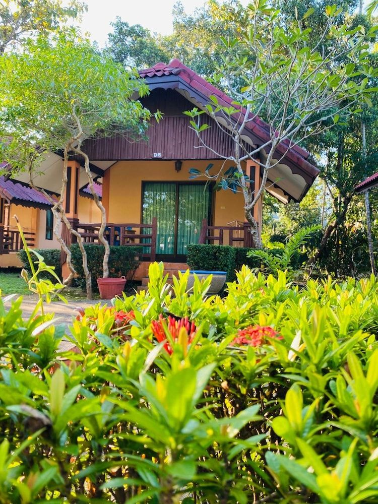 undefined Kaibae Hut Resort 10