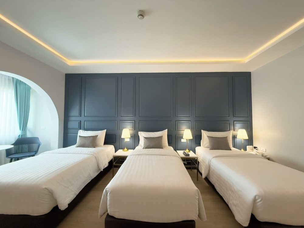 Regent Ramkhamhaeng Deluxe Triple Room