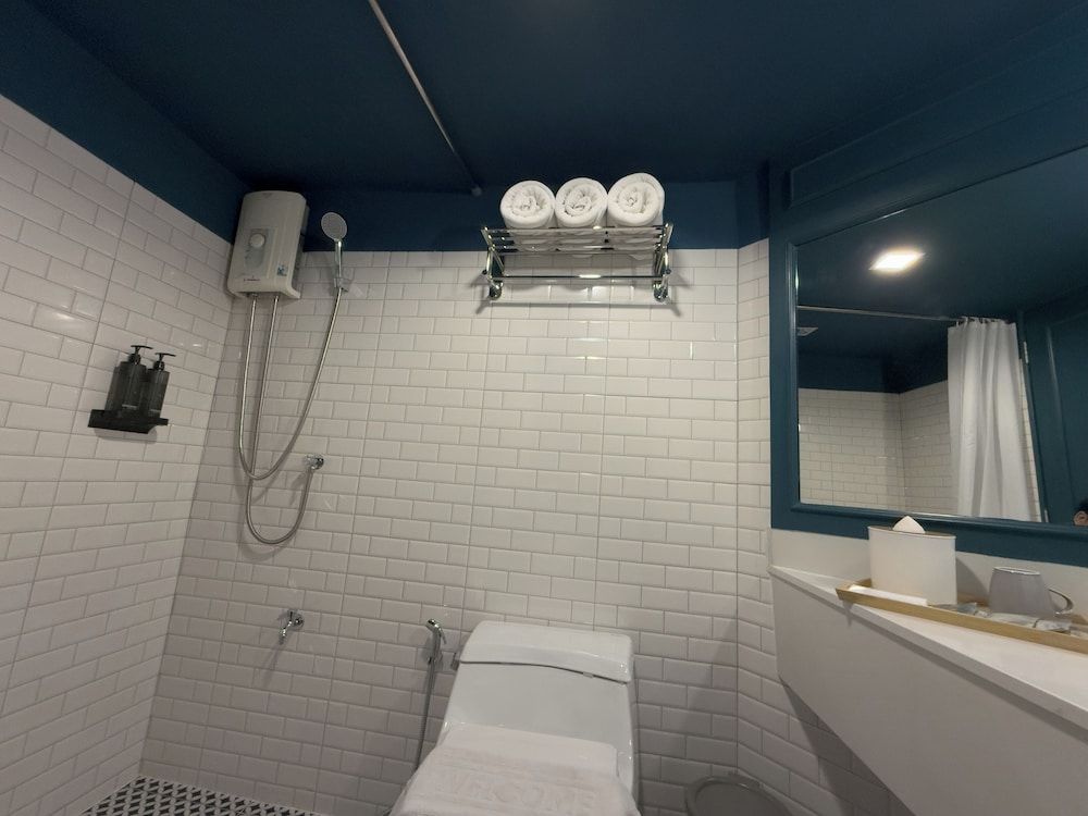 Regent Ramkhamhaeng Deluxe Triple Room 7