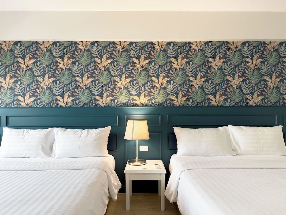 undefined Regent Ramkhamhaeng 10