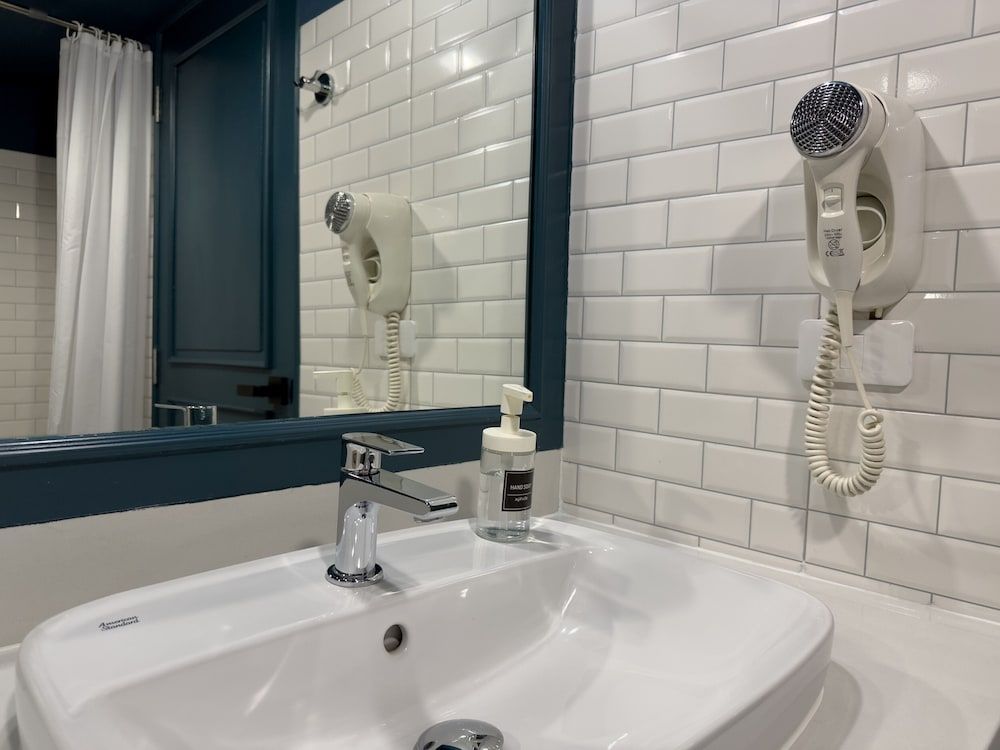 Regent Ramkhamhaeng Superior Double Room 10