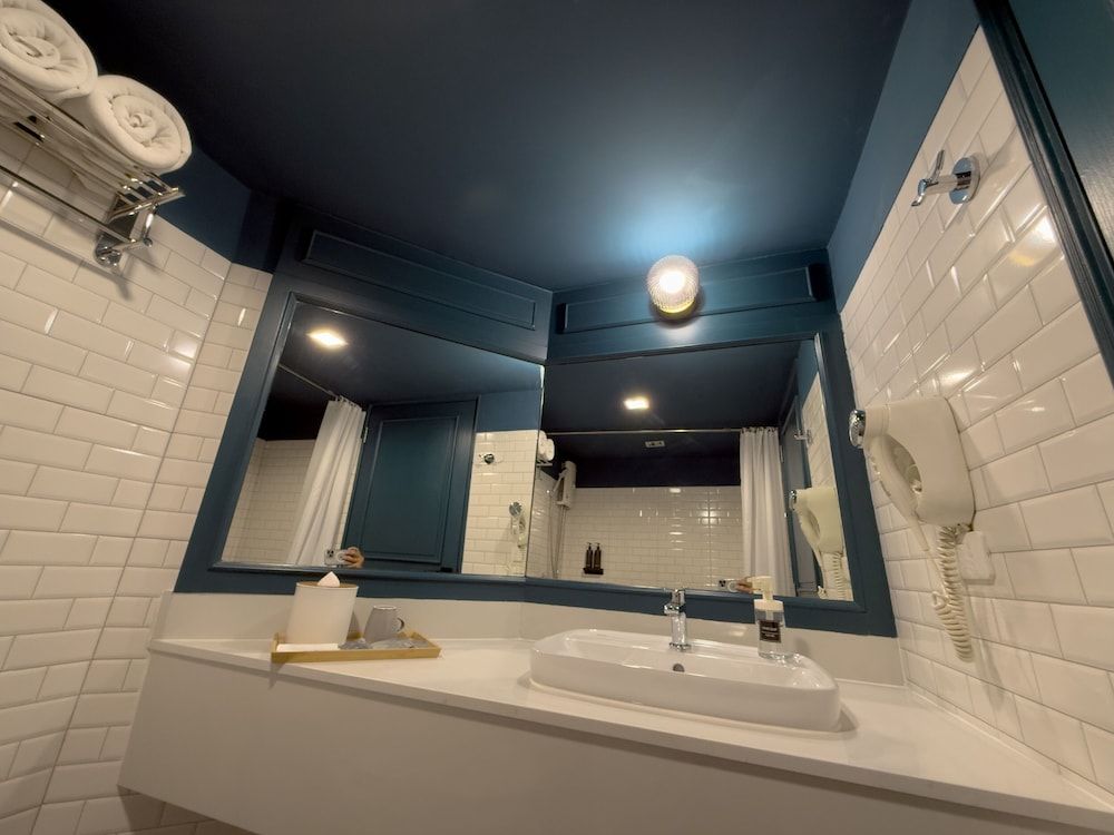 undefined Regent Ramkhamhaeng 10