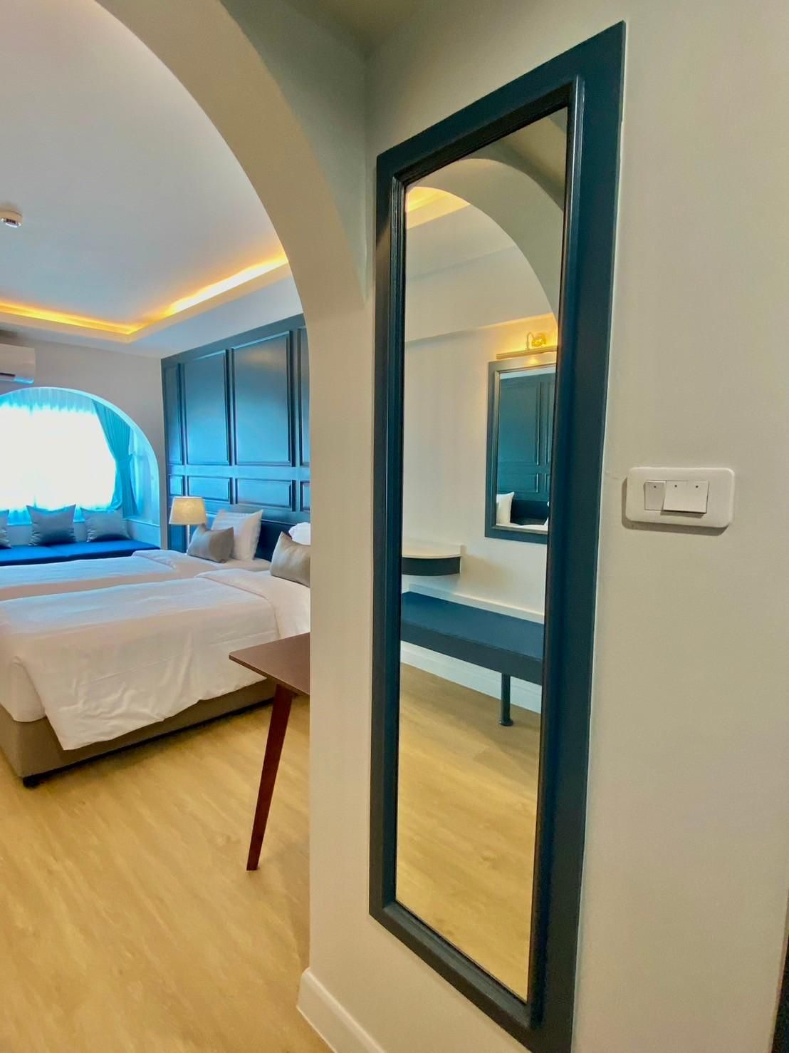 undefined Regent Ramkhamhaeng 6