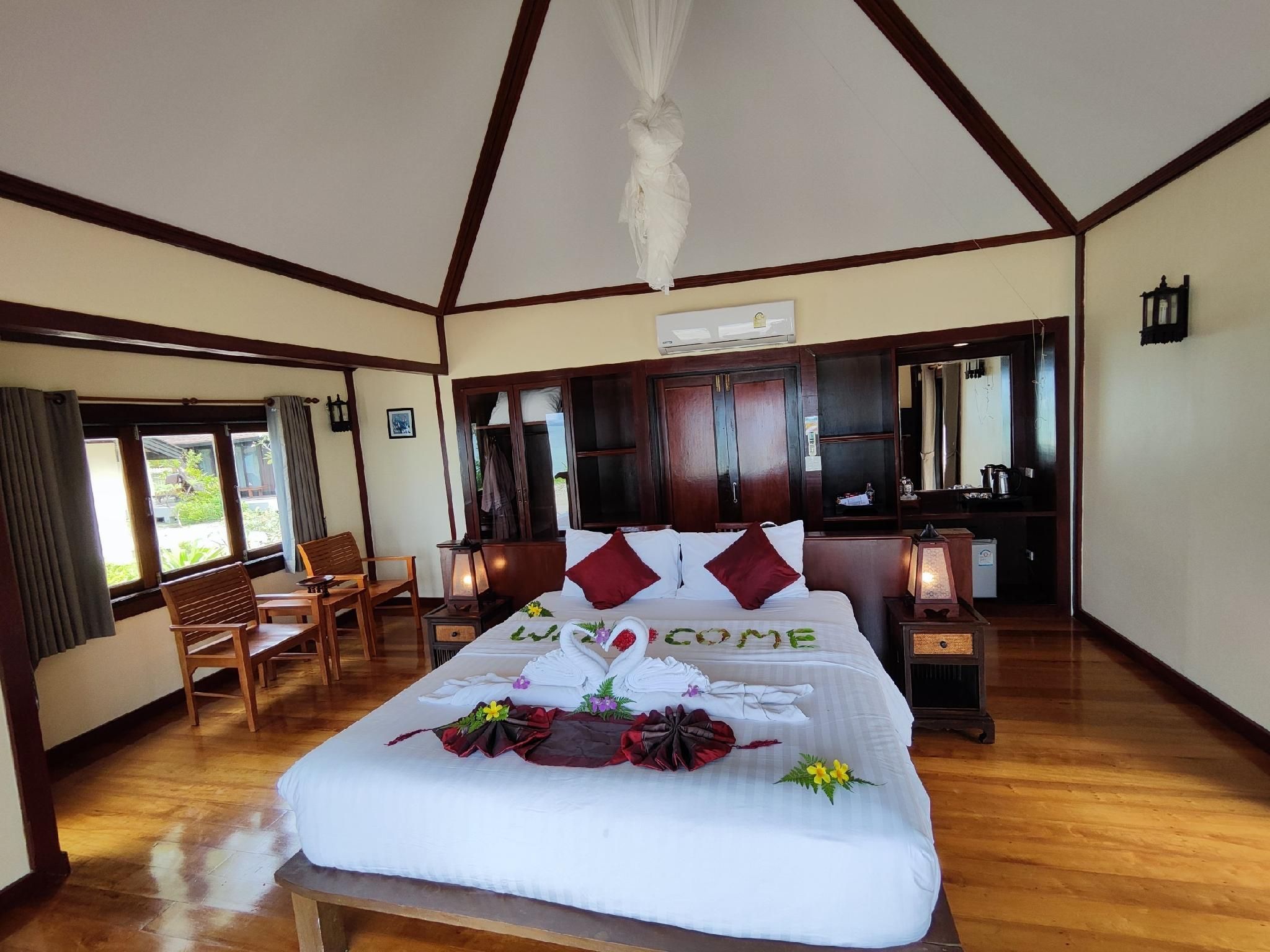 Koh Mook Sivalai Beach Resort Deluxe Beachfront King Room