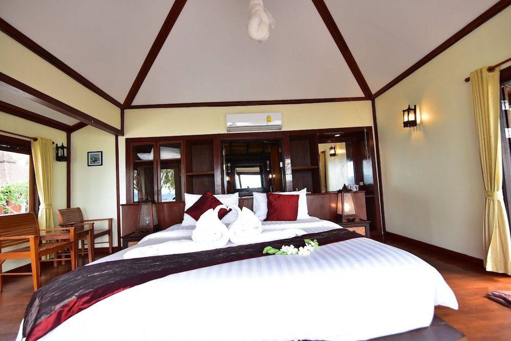 Koh Mook Sivalai Beach Resort Deluxe Villa Double 4