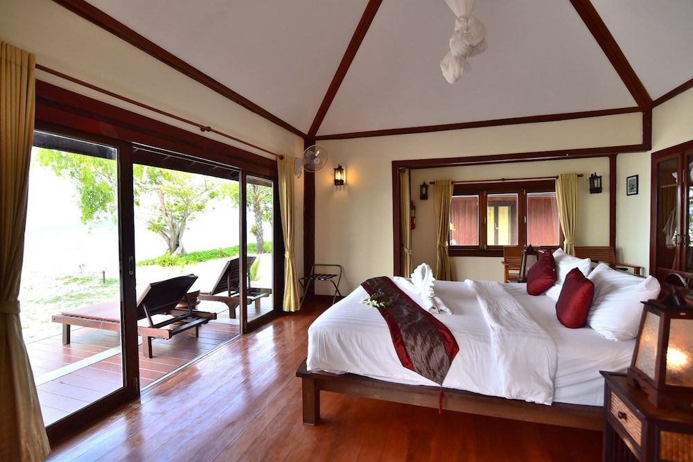 Koh Mook Sivalai Beach Resort Deluxe Villa Double 5