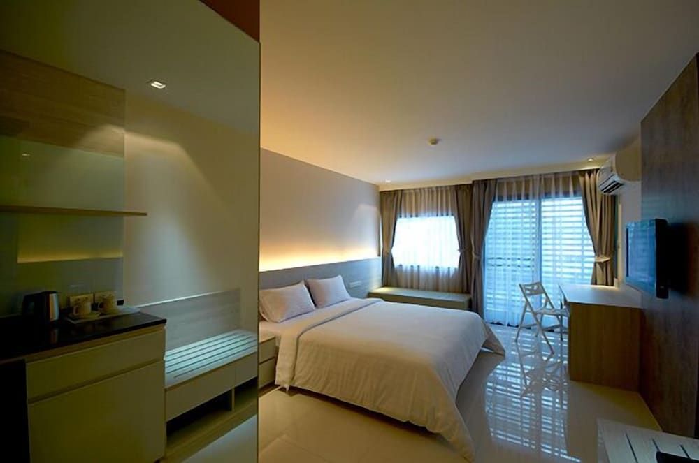The Present Sathorn Studio, 1 Double Bed 2