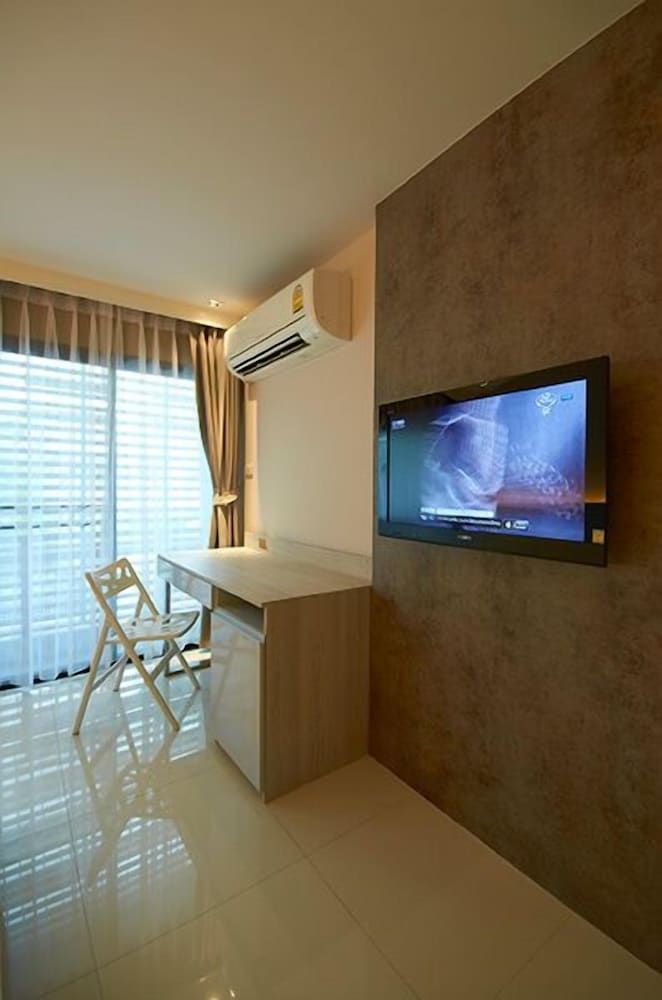 The Present Sathorn Studio, 1 Double Bed 7