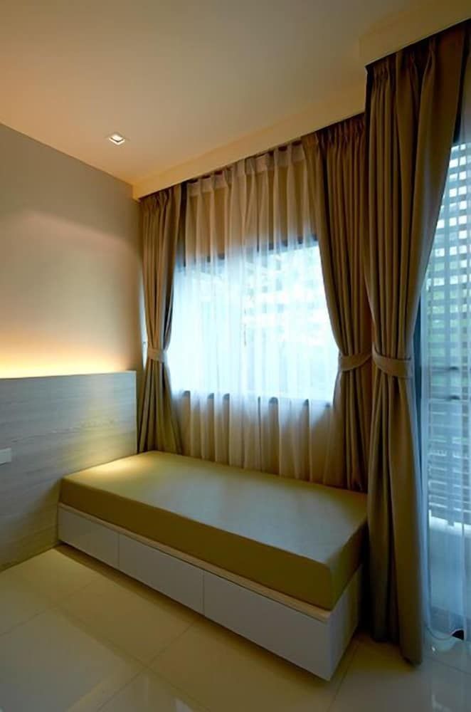 The Present Sathorn Studio, 1 Double Bed 7