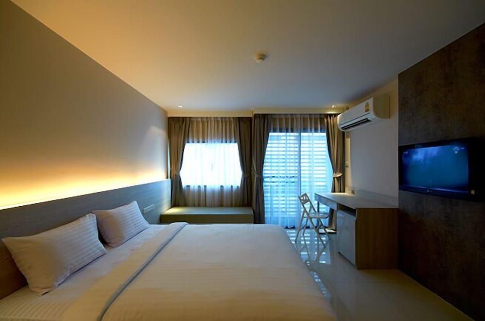 The Present Sathorn Studio, 1 Double Bed 2