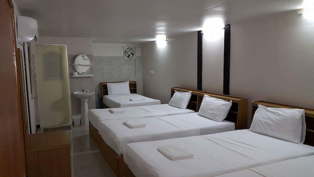 B Place Guesthouse Comfort Shared Dormitory, Private Bathroom 5