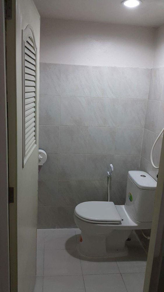 B Place Guesthouse Comfort Shared Dormitory, Private Bathroom 6