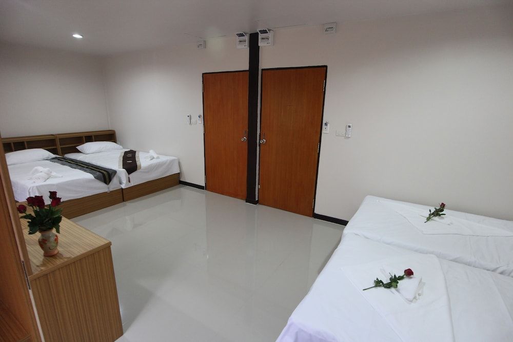 undefined B Place Guesthouse 8