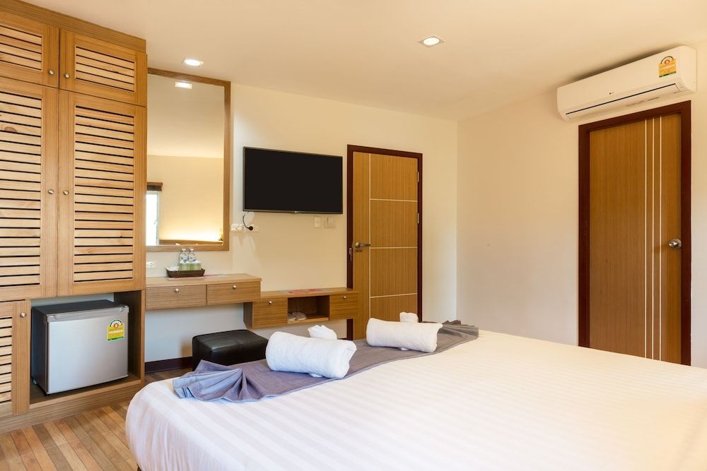 Tee Pak Dee Resident Phuket Deluxe Room 28