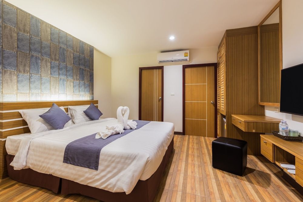 Tee Pak Dee Resident Phuket Deluxe Room 16